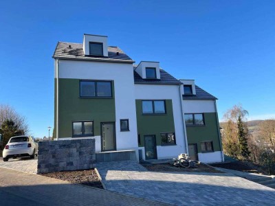 Familienfreundlicher Neubau – stilvolles Zuhause mit Komfort & Nachhaltigkeit