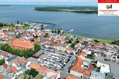 Barrierefreie Wohnung am Markt mit Einbauküche und „Boddenblick“