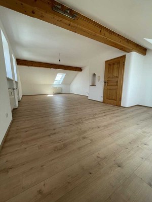 Schöne 4,5-Zimmer-Wohnung mit Einbauküche und Garten