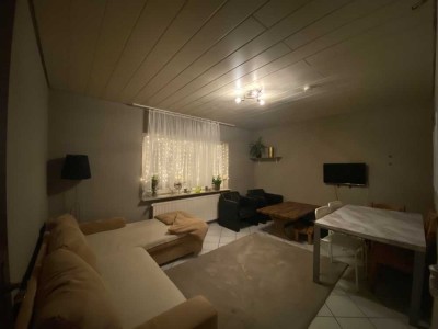 3-Zimmer-Wohnung möbliert/ WG geeignet