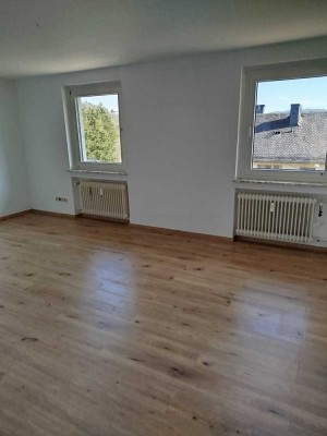 Frisch renovierte 3-Zimmer Wohnung inkl. EBK und Balkon