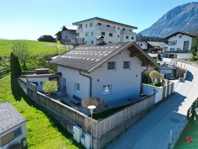 Charmantes Einfamilienhaus mit 3 Garagen in Langkampfen zu kaufen
