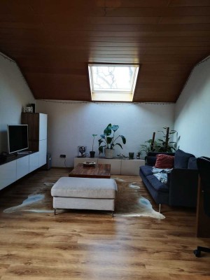 schöne 3-Zimmer-Dachgeschosswohnung in idyllischer Lage