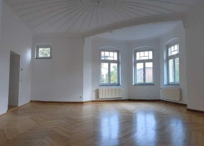 Elegante 3 Raumwohnung mit Stuckverzierung