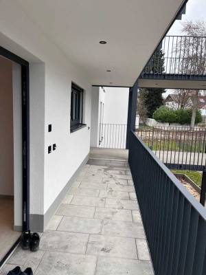 Moderne Neubau-3-Zimmer-Wohnung mit Loggia