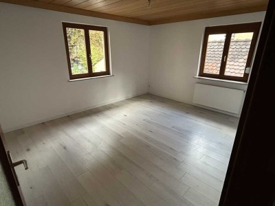 Renovierte 3-Zimmer Wohnung mit Terrasse in Stuttgart-Uhlbach