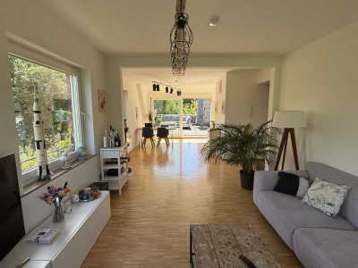 Sonnige 3-Zimmer-Wohnung mit atemberaubender Dachterrasse und Garage in Mauritz-Ost