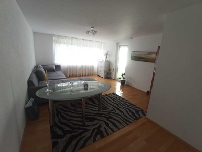 Gepflegte und gut aufgeteilte 2,5 Zimmer -ETW mit ca. 60qm Wohnfläche in einem Mehrfamilienhaus