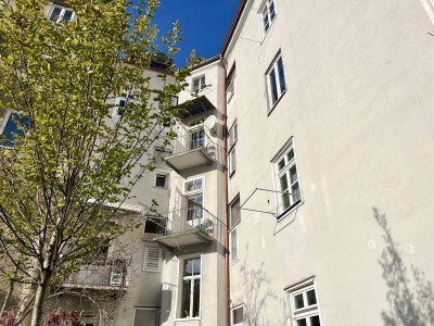 Helle Altbauwohnung mit Charme und optimaler Raumaufteilung