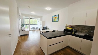 Schuch Immobilien – Stilvolles Wohnen mit wandelbarem Wintergarten in Hochheim