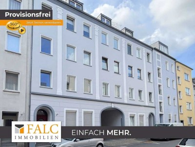 Wohnen mit Weitblick: Gemütliches Dachgeschoss mit Loggia und Garage
