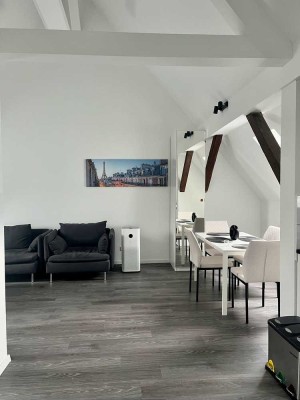 Stilvolle, neuwertige 2-Zimmer-Wohnung mit EBK in Baden-Baden