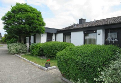 Haus mit Garten / 2-Zimmerwohnung im Bungalow 86 m² mit Garten und Einbauküche, 2 Duschbäder