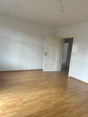 -RESERVIERT-Helle 3-Zimmer Wohnung mit großem Balkon