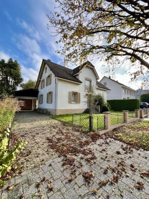 Seltenes Angebot: Zentral gelegenes Einfamilienhaus mit attraktivem Grundstück