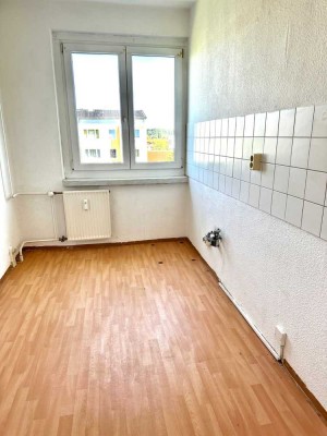 Kautionsfrei + 3 Kaltmieten frei // 3 Zimmer mit Balkon in Weinhübel //