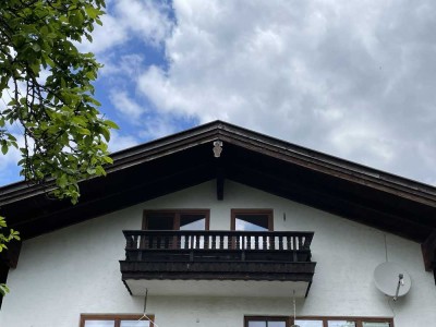 3-Zimmer DG Wohnung mit Süd Balkon in der Ortsmitte von Warngau