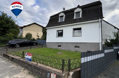 Riesen Grundstück mit charmanten Einfamilienhaus