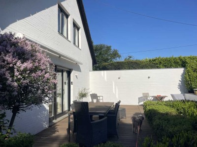 Geräumiges, möbliertes und  modernisiertes 6-Zimmer-Einfamilienhaus mit geh. Innenausstattung