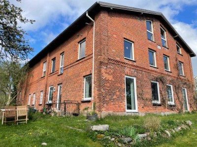 Geräumige, sanierte 7-Raum-Wohnung in Stipsdorf