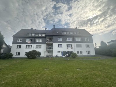 Kapitalanleger ! Gemütliche 2 Zimmer Souterrain Wohnung mit Garten in Remscheid Lüttringhausen!