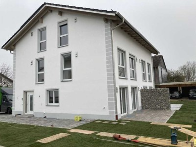 Charmante Doppelhaushälfte in Konstanz-Wallhausen – Wohnen in Seenähe!