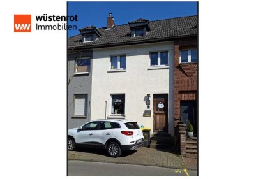 Gepflegtes Reihenmittelhaus mit großem Garten im ruhigen Teil von Duisburg-Beeck.