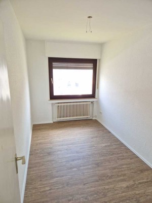 Komplett renovierte Wohnung mit Balkon in Siegburg - Zentrale Lage