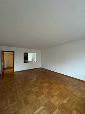 Großzügige, helle 4-Zi-Wohnung (2 Balkone) in gepflegter Anlage zwischen Rhöndorf und Stadtmitte