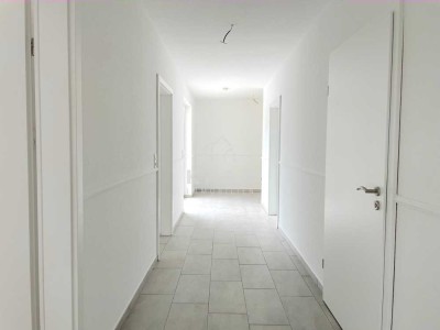 Helle Obergeschosswohnung mit Balkon in Leer-Loga!