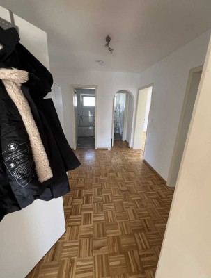 Helle 4-Zimmer Wohnung mit Balkon, Dachterrasse und Garage in Offenburg