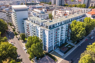 Penthouse mit Einbauküche und Balkon