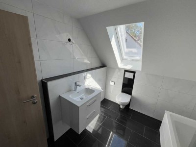 Gemütliche 2,5 Zimmer Wohnung  2 OG  in Erlangen - Dechsendorf  Loheweg 2
