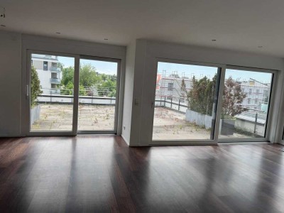 Helle und moderne 4,5-Zimmerwohnung zu vermieten in Leonberg