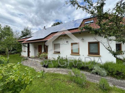 Gepflegtes Massivhaus in ruhiger Lage von Sippersfeld