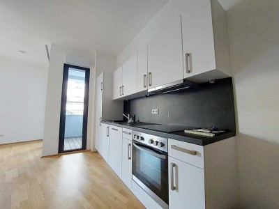 ** Wohnen an der Weißen Elster/ 3-Raumwohnung mit Loggia, EBK & Tiefgarage **