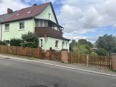 DHH mit Garage, Terrasse und Balkon