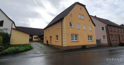 Einfamilienhaus mit schönem Hof und großem Gartenbereich