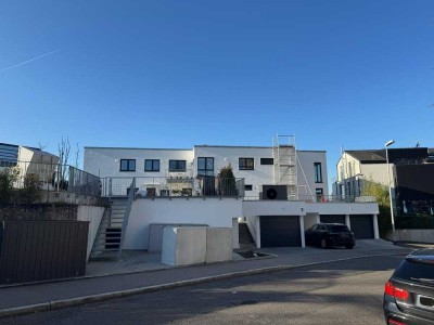 4,5 Zimmerwohnung mit Küche und Aussicht nach Komplettsanierung