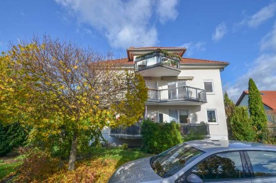 Wohnen im Grünen: Gemütliche 2-Zi.-Wohnung mit Balkon und EBk