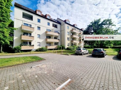 IMMOBERLIN.DE - Schöne Dachgeschosswohnung mit Südterrasse & Pkw-Stellplatz
