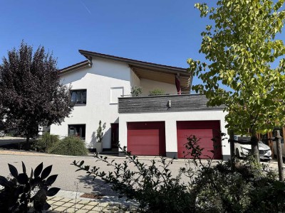LICHTERFÜLLTES DG-APARTMENT MIT GROSSER DACHTERRASSE