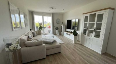 Einziehen & Wohlfühlen: Exklusiv möblierte 3-Zimmer-Wohnung mit Balkon & Aufzug in Berlin-Karlshorst