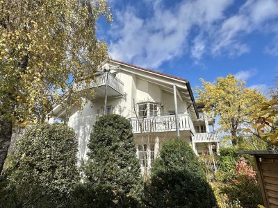 Stilvolle 3-Zimmerwohnung in Grünwald mit großem Südbalkon