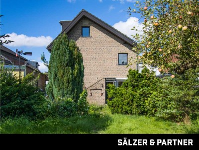 Einfamilienhaus in zweiter Reihe mit weitläufigem Garten in ruhiger Lage von Würselen