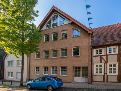 SCHÖNE INNENSTADTWOHNUNG MIT EINBAUKÜCHE, BALKON UND TOLLER AUSSICHT