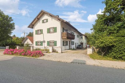 Mehrgenerationenhaus mit großer Werkstatt und Einzelgarage mitten in Osterzell