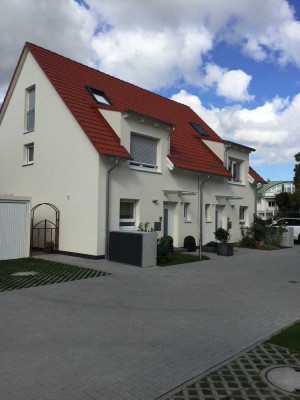 Exklusive Doppelhaushälfte mit Garage in Baden-Baden-Steinbach