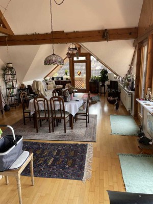 Schöne und gepflegte Dachgeschosswohnung mit gehobener Ausstattung  in Minfeld