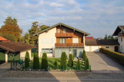 Gepflegtes Zweifamilienhaus in Chieming